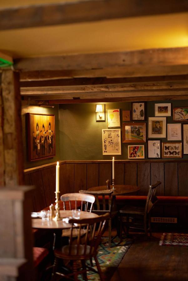 The Queen'S Head Broad Chalke Buitenkant foto