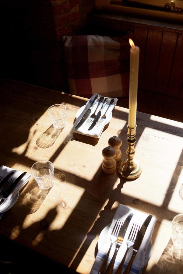 The Queen'S Head Broad Chalke Buitenkant foto