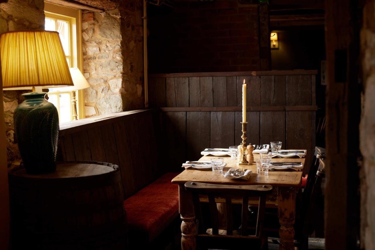 The Queen'S Head Broad Chalke Buitenkant foto