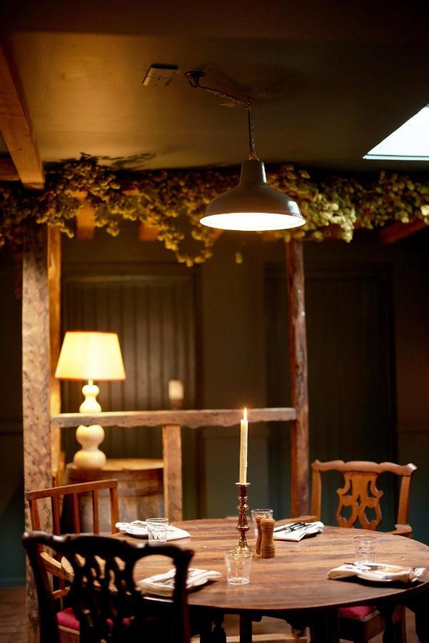 The Queen'S Head Broad Chalke Buitenkant foto